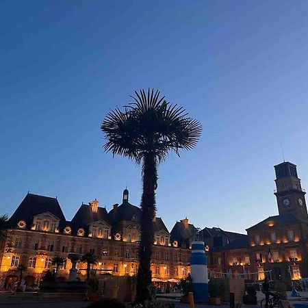 Superbe T2 A 200M De La Place Ducale Charleville-Mézières Extérieur photo